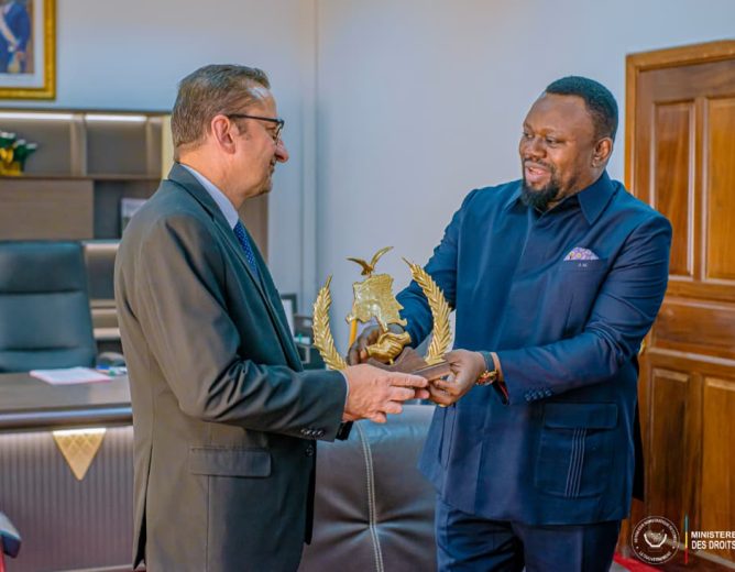 Droits Humains : la problématique de la paix dans l’Est du pays et le plaidoyer pour la reconnaissance des génocides congolais au cœur des échanges entre le Ministre Samuel MBEMBA KABUYA et Bruno Lemarquis