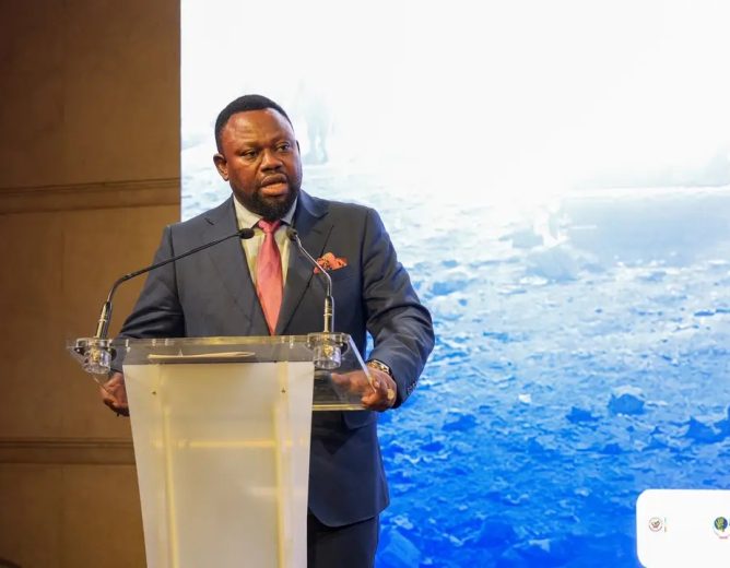 Reconnaissance des génocides congolais : à Paris, Samuel MBEMBA KABUYA appelle la France et l&rsquo;Union européenne à la prise des sanctions sévères contre KAGAME et KABILA
